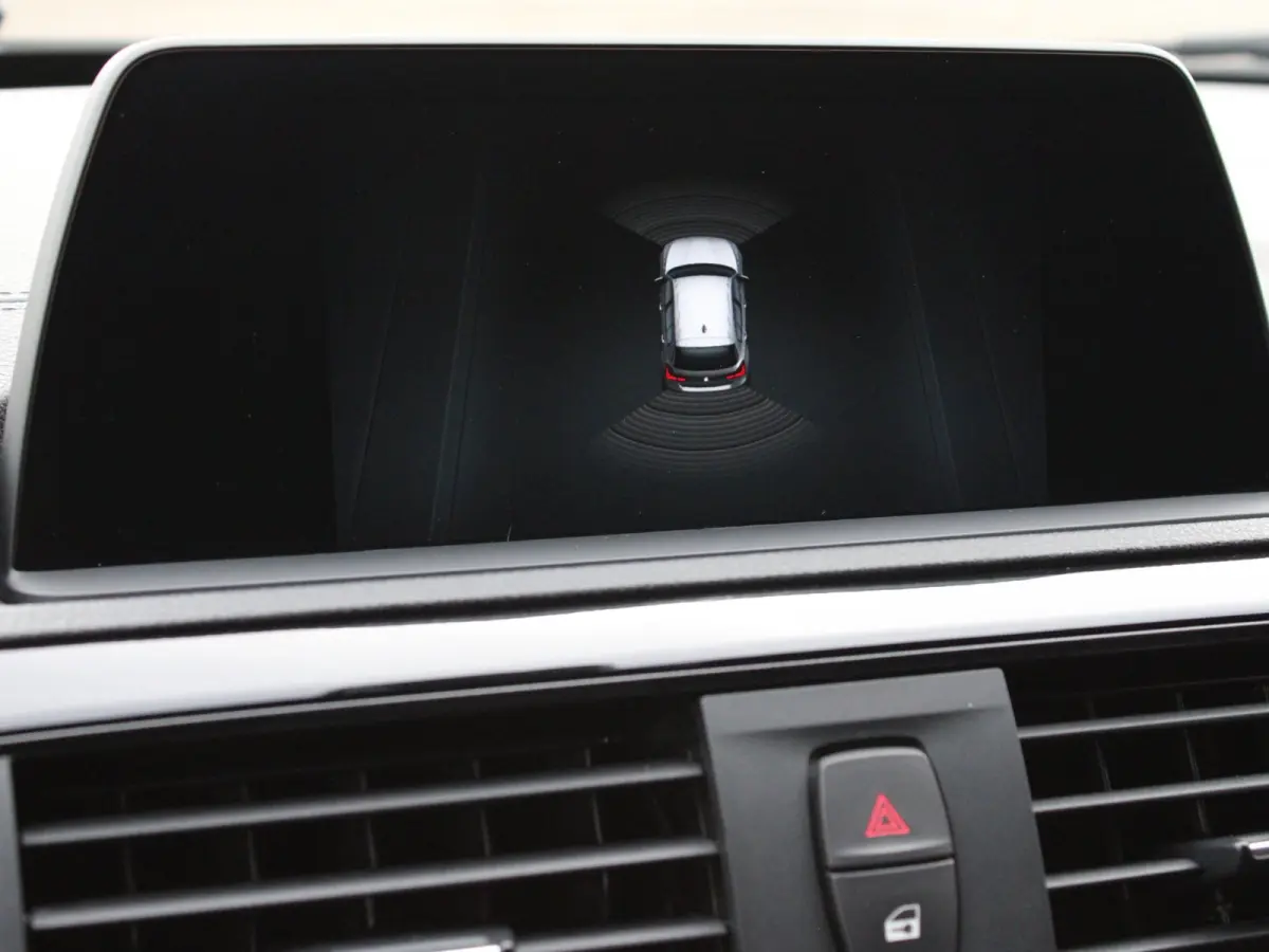 118i Sport Line Shadow LED I NAVI I CRUISE I DIGITALDASH I AUTOMAAT I 17INCH I