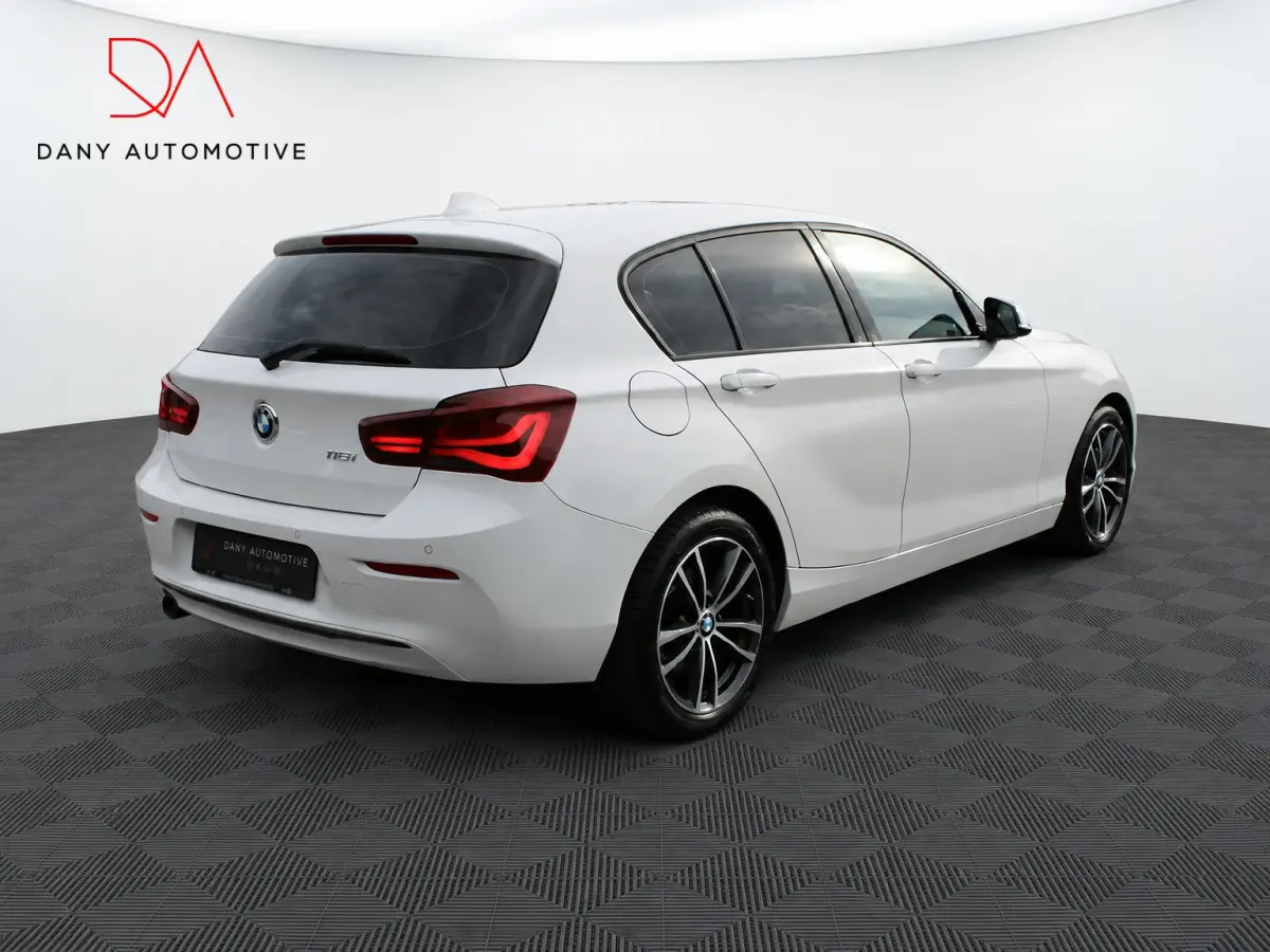 118i Sport Line Shadow LED I NAVI I CRUISE I DIGITALDASH I AUTOMAAT I 17INCH I