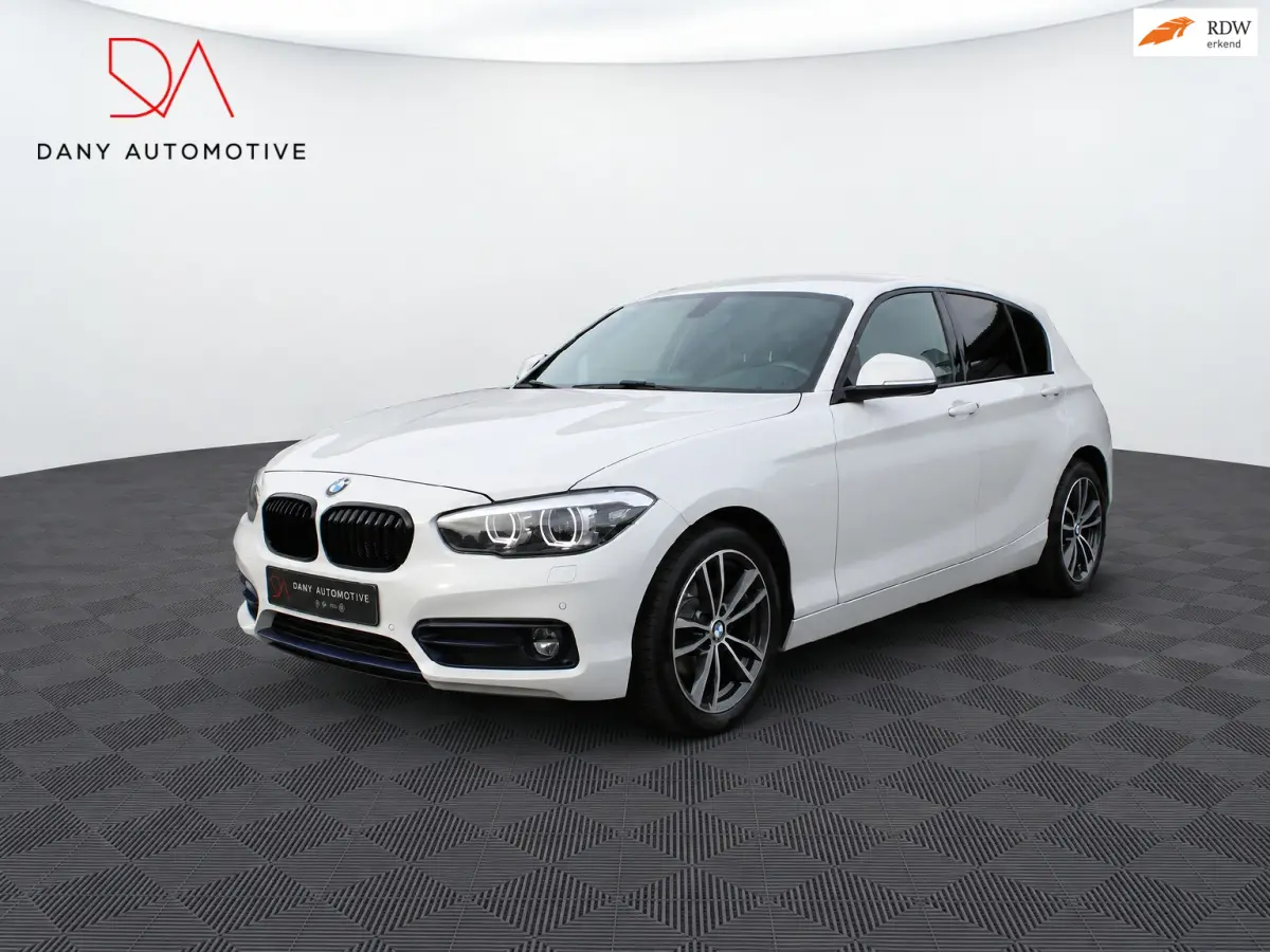 118i Sport Line Shadow LED I NAVI I CRUISE I DIGITALDASH I AUTOMAAT I 17INCH I