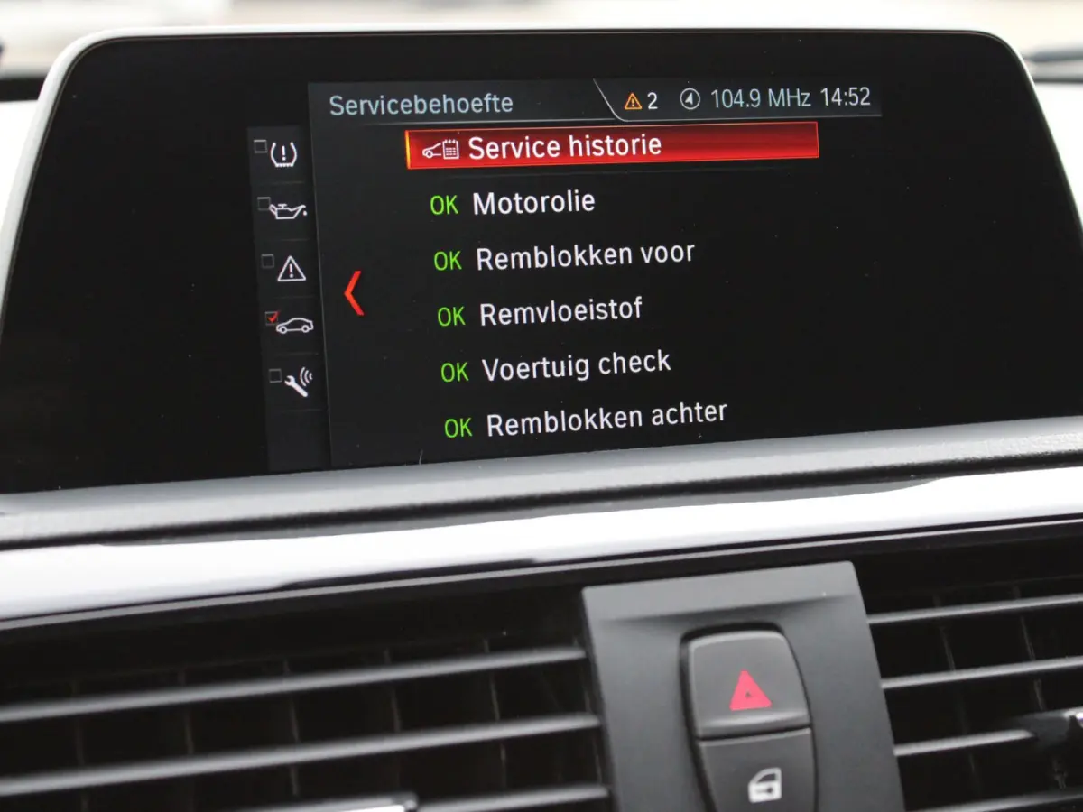 118i Sport Line Shadow LED I NAVI I CRUISE I DIGITALDASH I AUTOMAAT I 17INCH I
