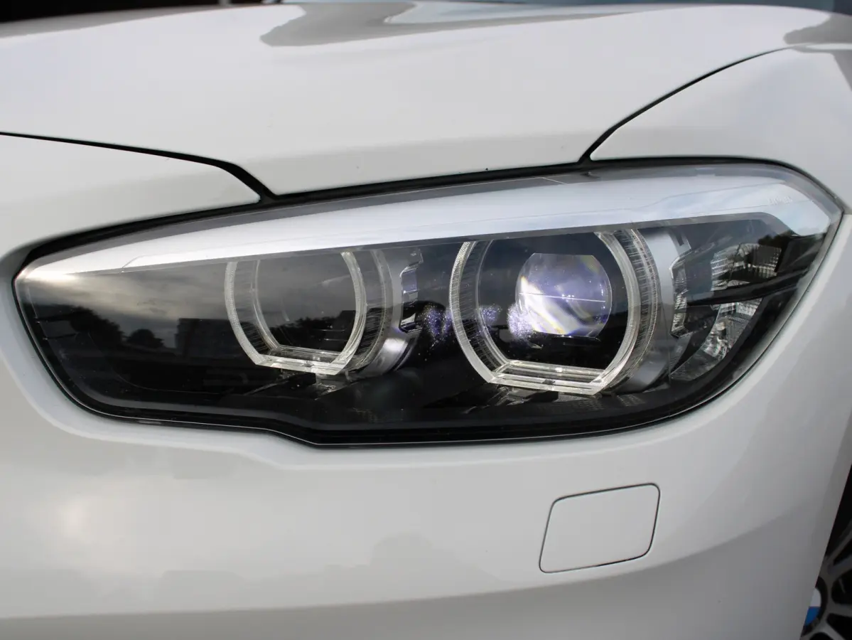118i Sport Line Shadow LED I NAVI I CRUISE I DIGITALDASH I AUTOMAAT I 17INCH I