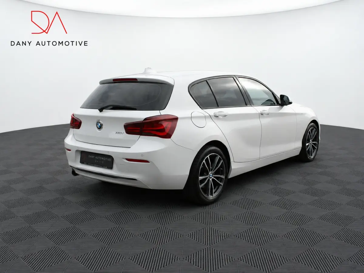 118i Sport Line Shadow LED I NAVI I CRUISE I DIGITALDASH I AUTOMAAT I 17INCH I
