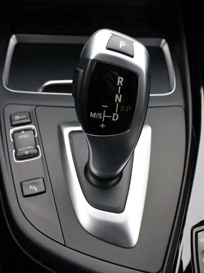 118i Sport Line Shadow LED I NAVI I CRUISE I DIGITALDASH I AUTOMAAT I 17INCH I