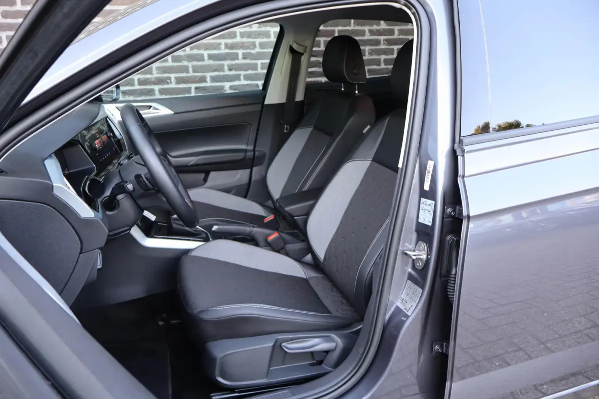 1.0 TSI 95pk DSG Life Edition | Trekhaak | All Season Banden | Navigatie