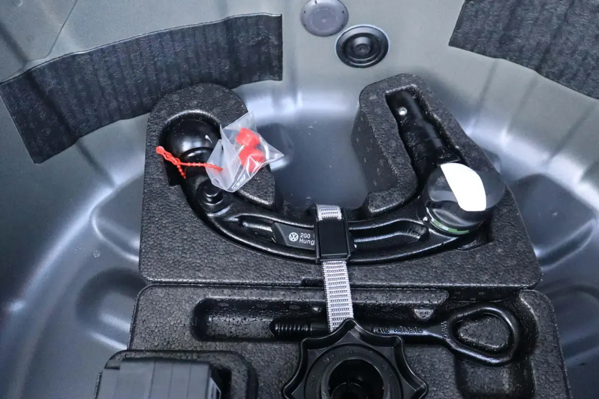 1.0 TSI 95pk DSG Life Edition | Trekhaak | All Season Banden | Navigatie