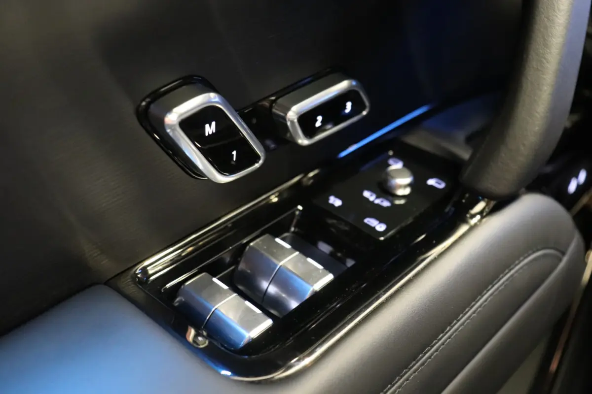 3.0 P550e Autobiography Black Pack | Massage | 23'' | 360 Camera | Pano | Meridian 3D | €119.900,-