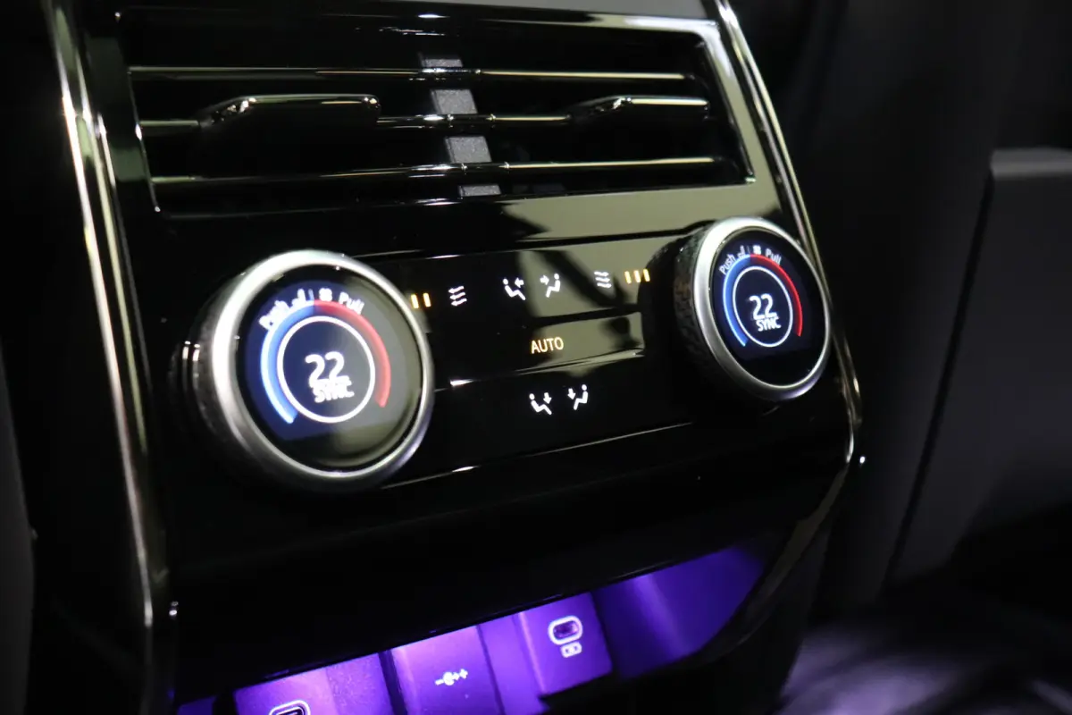 3.0 P550e Autobiography Black Pack | Massage | 23'' | 360 Camera | Pano | Meridian 3D | €119.900,-