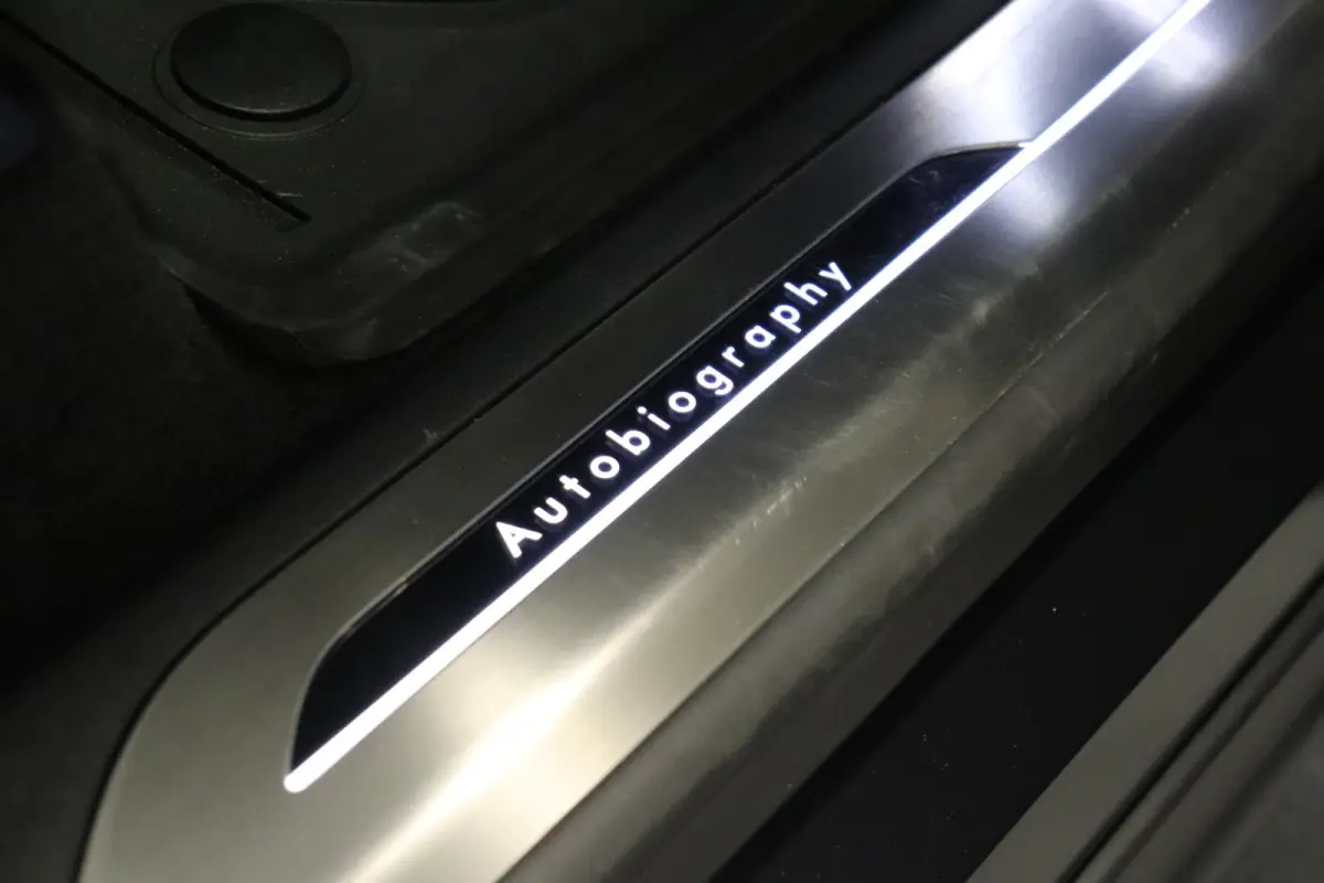 3.0 P550e Autobiography Black Pack | Massage | 23'' | 360 Camera | Pano | Meridian 3D | €119.900,-