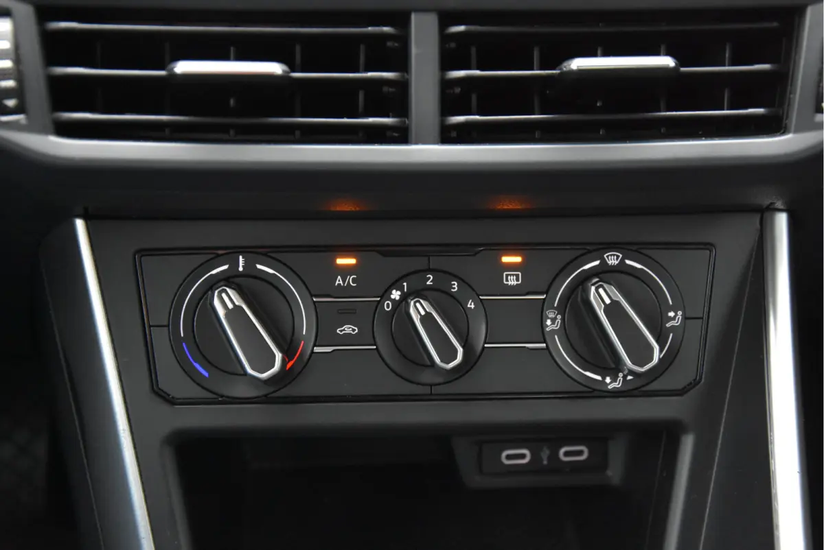 1.0 TSI Life LED virtueel-CP Carplay NAP 1e eigenaar