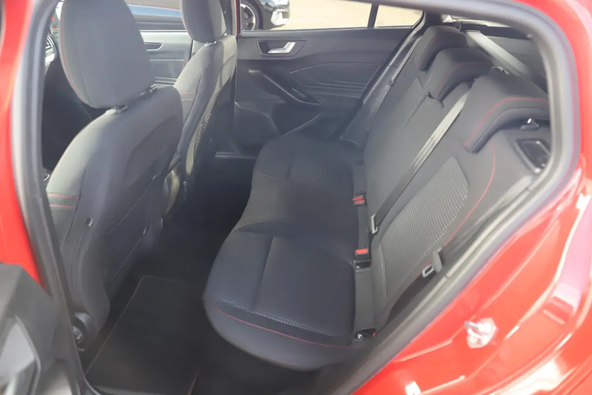 1.0 EcoBoost Hybrid ST Line X Business 125PK Navigatie Achteruitrijcamera Virtual Cockpit Navigatie Carplay Climate Cruise Control