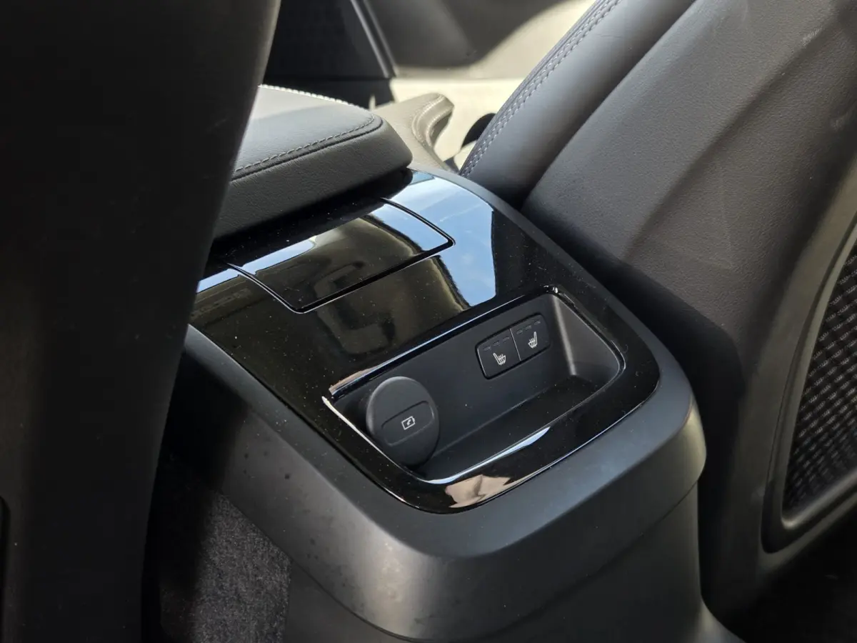 2.0 T8 Plug-in hybrid AWD Ultra Dark | Full Option! | Bowers&Wilkins | Trekhaak | 360 Cam | Pano | Massage/ventilatie