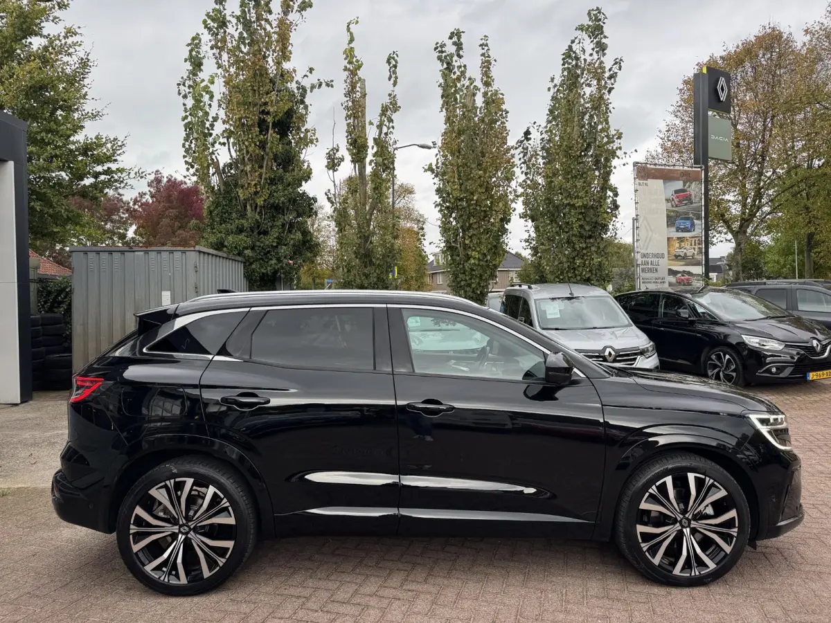 1.2 E-Tech full hybrid 200 Iconic+Harman Kardon!!