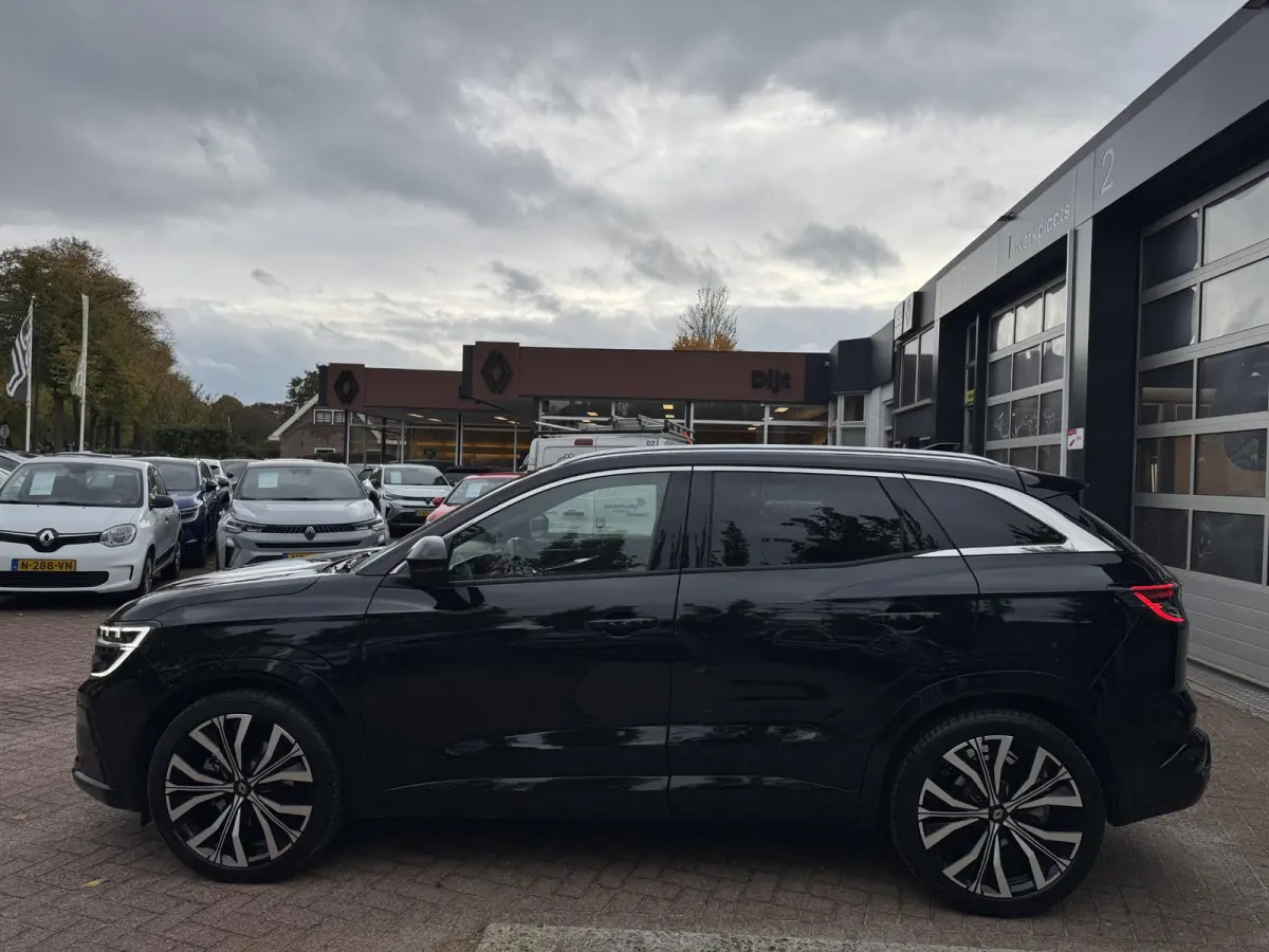 1.2 E-Tech full hybrid 200 Iconic+Harman Kardon!!