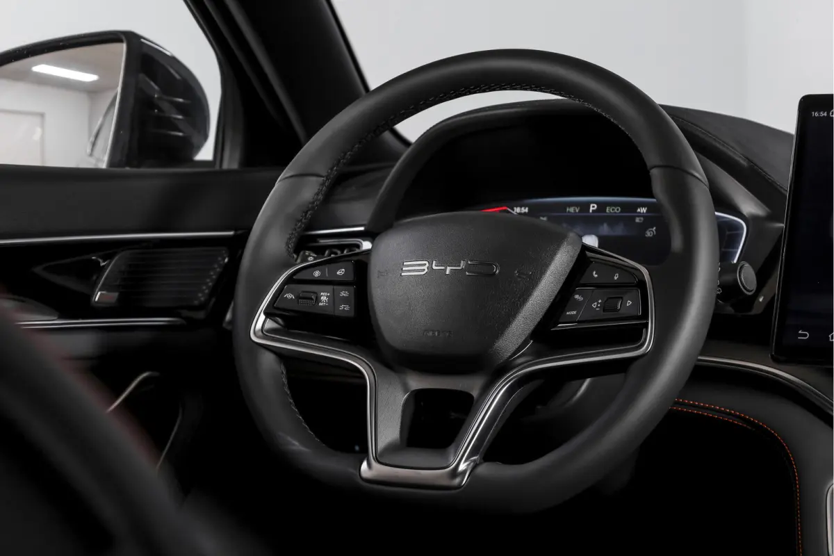 1.5 DM-i FWD Boost | Plug-In | S/K-Panodak | 360 Camera | Carplay/Android | Adapt. Cruise | Elek. Klep | Infinity audio | LM 19" | 0583