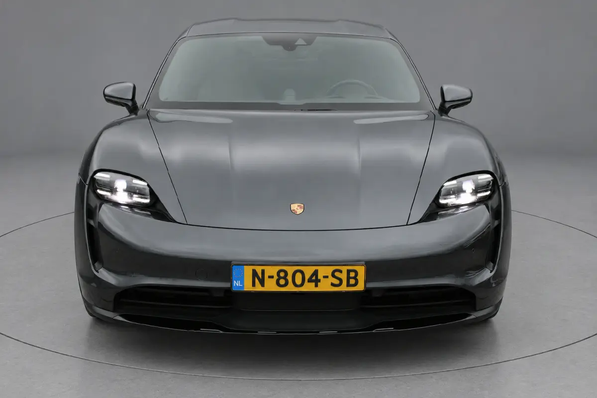 4 93 kWh Sport Chrono LEDER MEMORY PASS. DISPLAY KEY-LESS GO 21'' NL AUTO