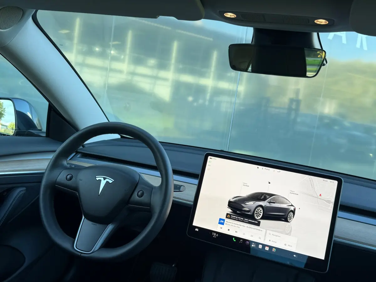 Long Range AWD 75 kWh 94% SOH AUTOPILOT
