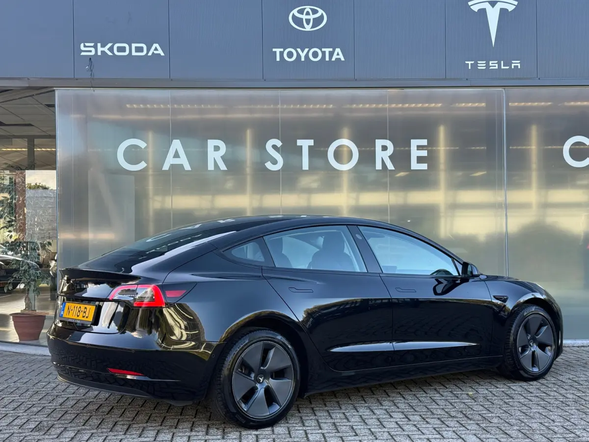 Standard RWD Plus 60 kWh LFP 93% SOH AUTOPILOT