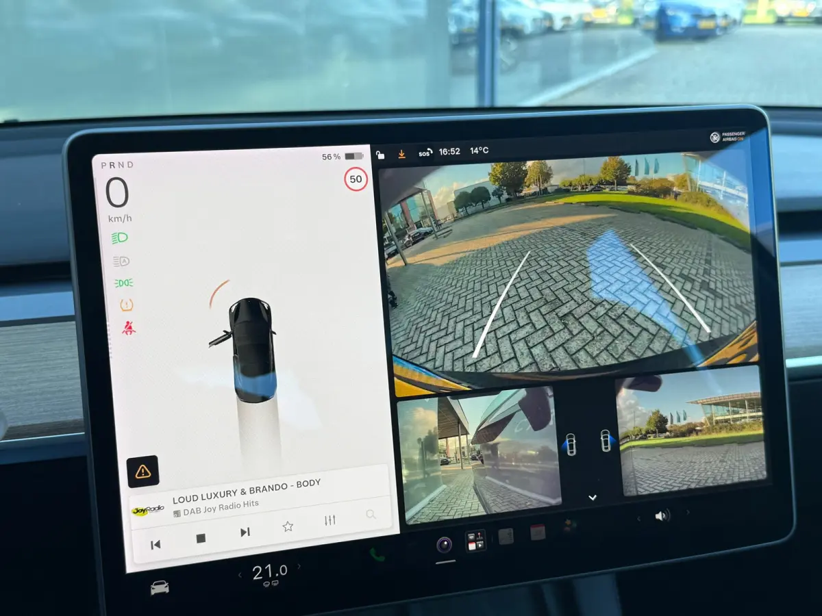Standard RWD Plus 60 kWh LFP 93% SOH AUTOPILOT