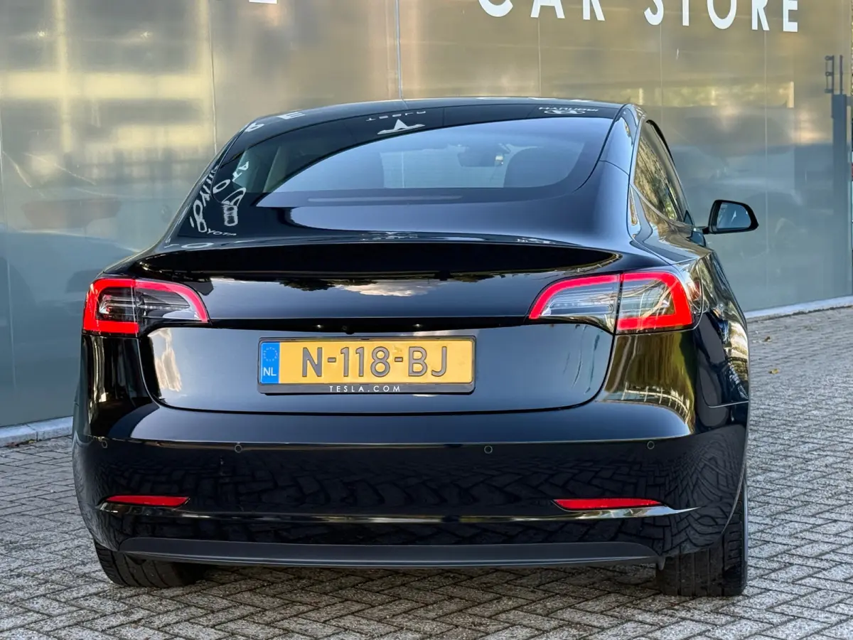 Standard RWD Plus 60 kWh LFP 93% SOH AUTOPILOT