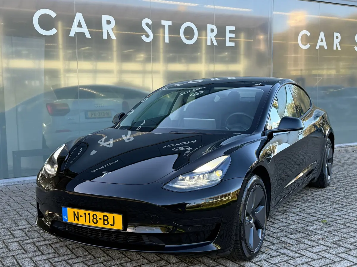 Standard RWD Plus 60 kWh LFP 93% SOH AUTOPILOT