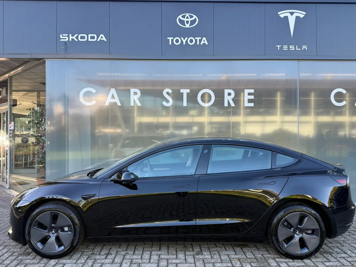 Standard RWD Plus 60 kWh LFP 93% SOH AUTOPILOT