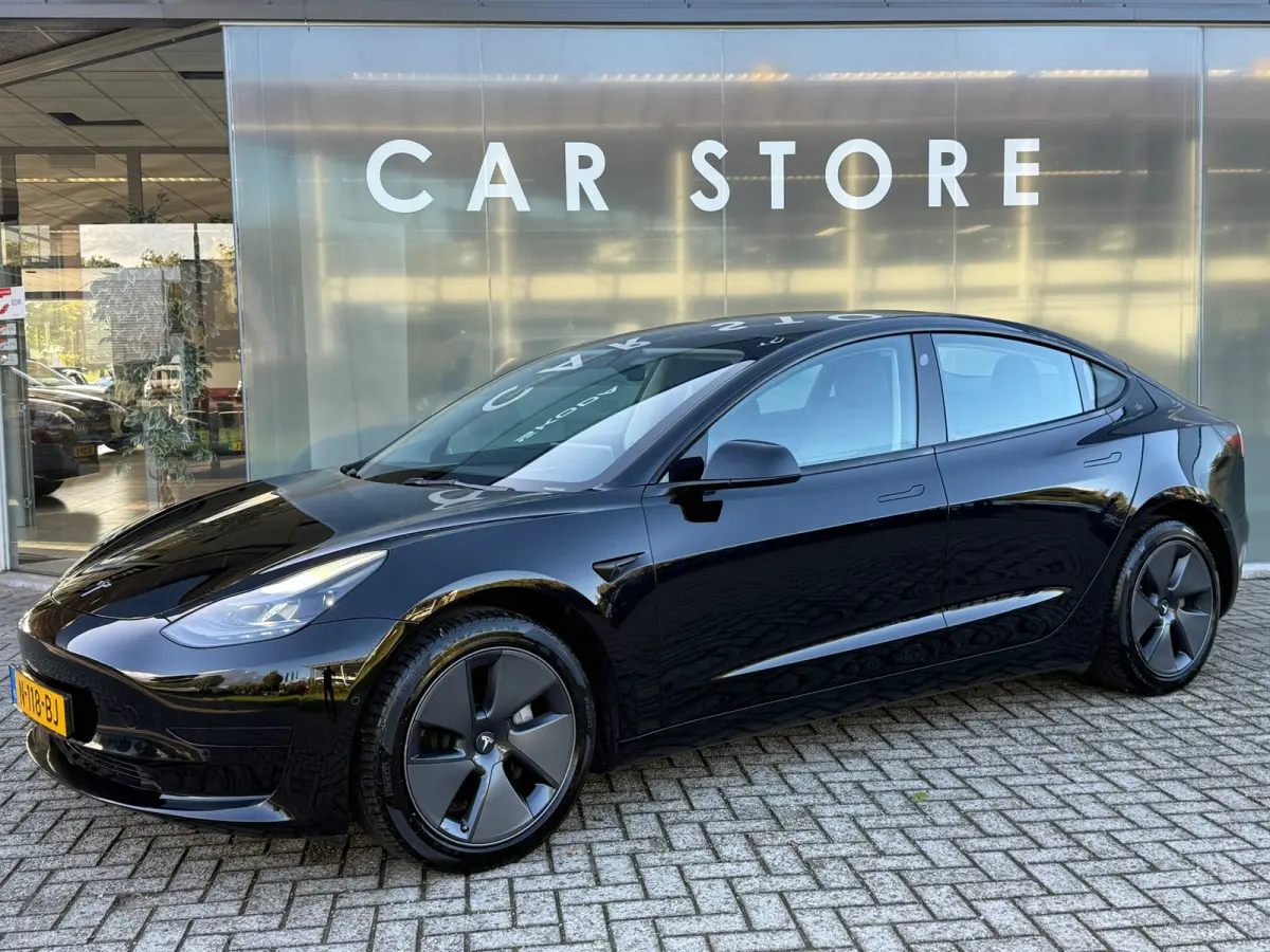Standard RWD Plus 60 kWh LFP 93% SOH AUTOPILOT