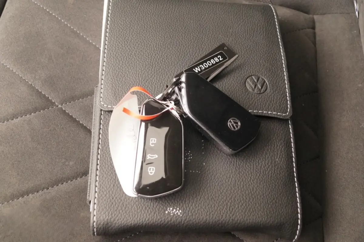 1.4 eHybrid PHEV Style -PANO-NAVI-ECC-LED-PDC-