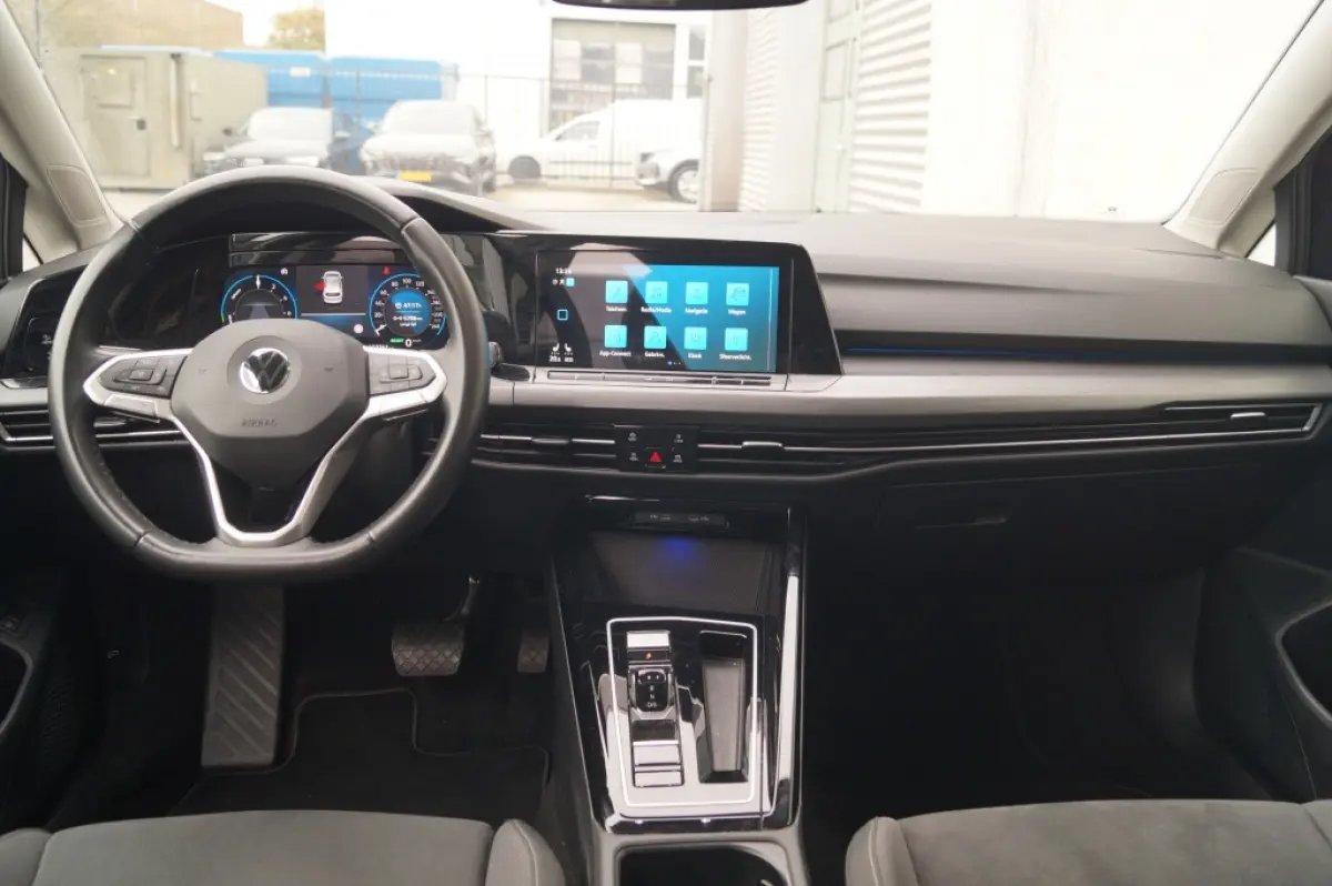 1.4 eHybrid PHEV Style -PANO-NAVI-ECC-LED-PDC-