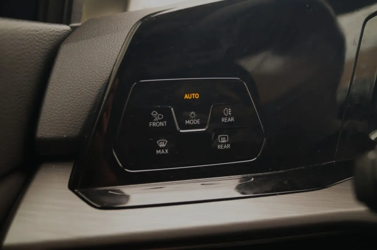1.4 eHybrid PHEV Style -PANO-NAVI-ECC-LED-PDC-