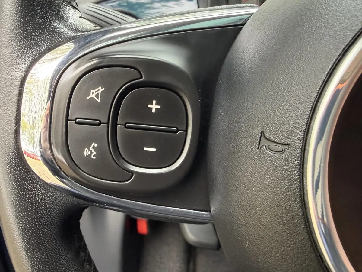 0.9 TwinAir Turbo | Panoramadak | Airco | Parkeersensoren | | Licht metalen velgen