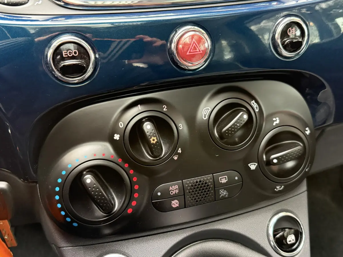 0.9 TwinAir Turbo | Panoramadak | Airco | Parkeersensoren | | Licht metalen velgen