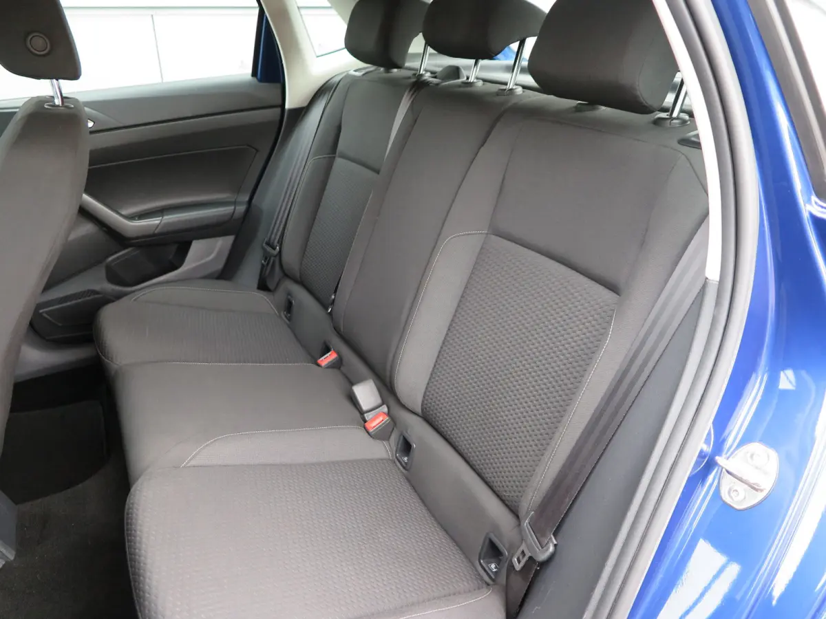 1.0 TSI 95pk Comfortline Cruise control , LMV 15", Carplay , Navi , Stuurwiel multifunctioneel . etc. .