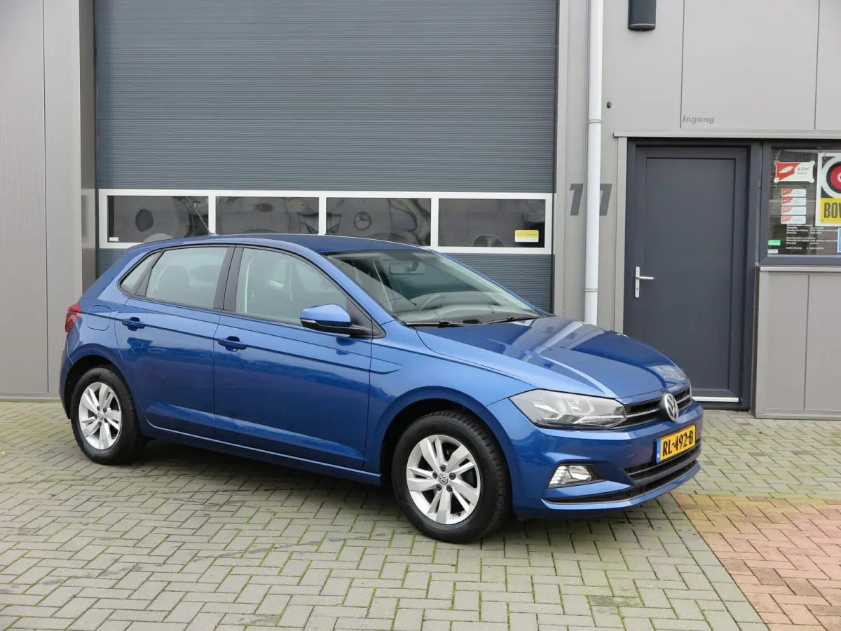 1.0 TSI 95pk Comfortline Cruise control , LMV 15", Carplay , Navi , Stuurwiel multifunctioneel . etc. .