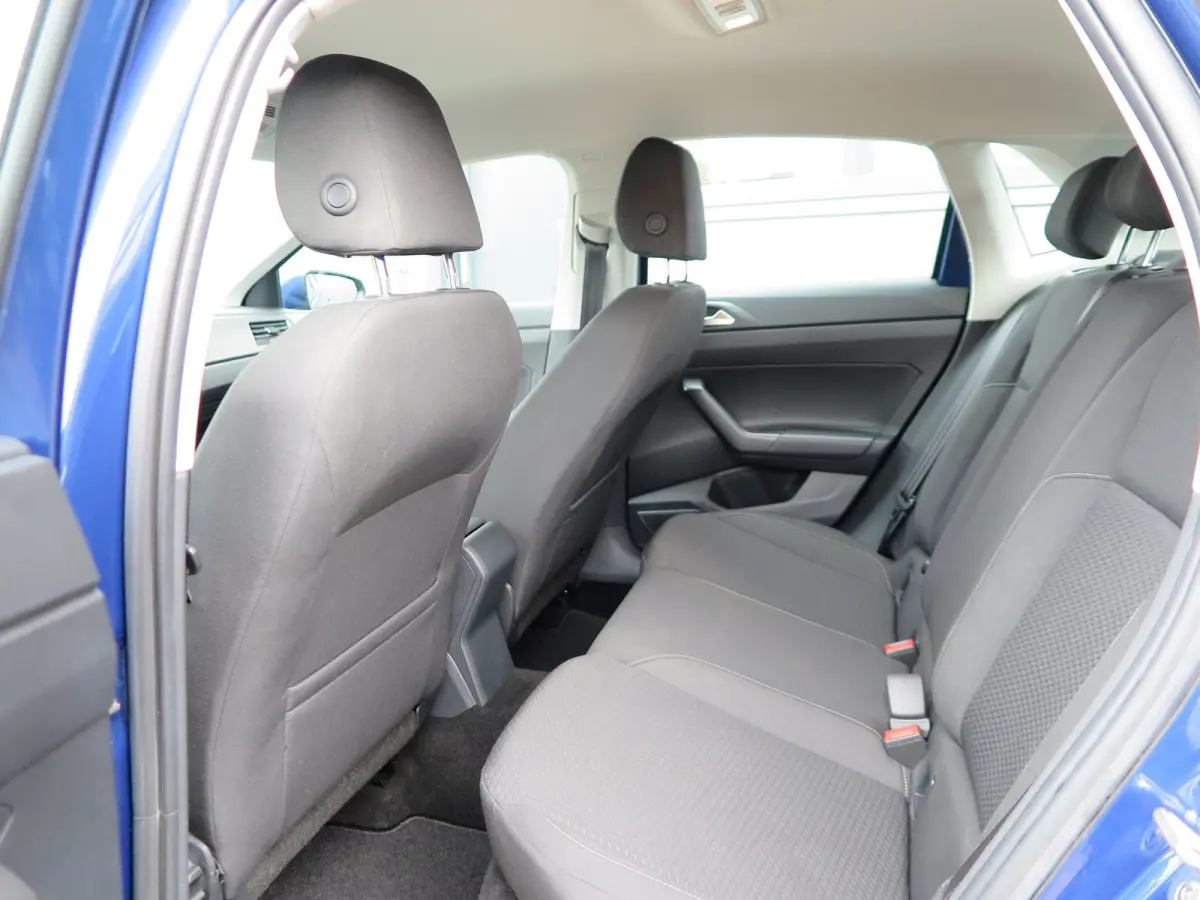 1.0 TSI 95pk Comfortline Cruise control , LMV 15", Carplay , Navi , Stuurwiel multifunctioneel . etc. .
