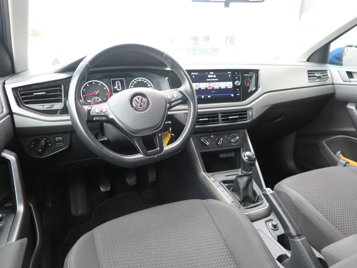 1.0 TSI 95pk Comfortline Cruise control , LMV 15", Carplay , Navi , Stuurwiel multifunctioneel . etc. .