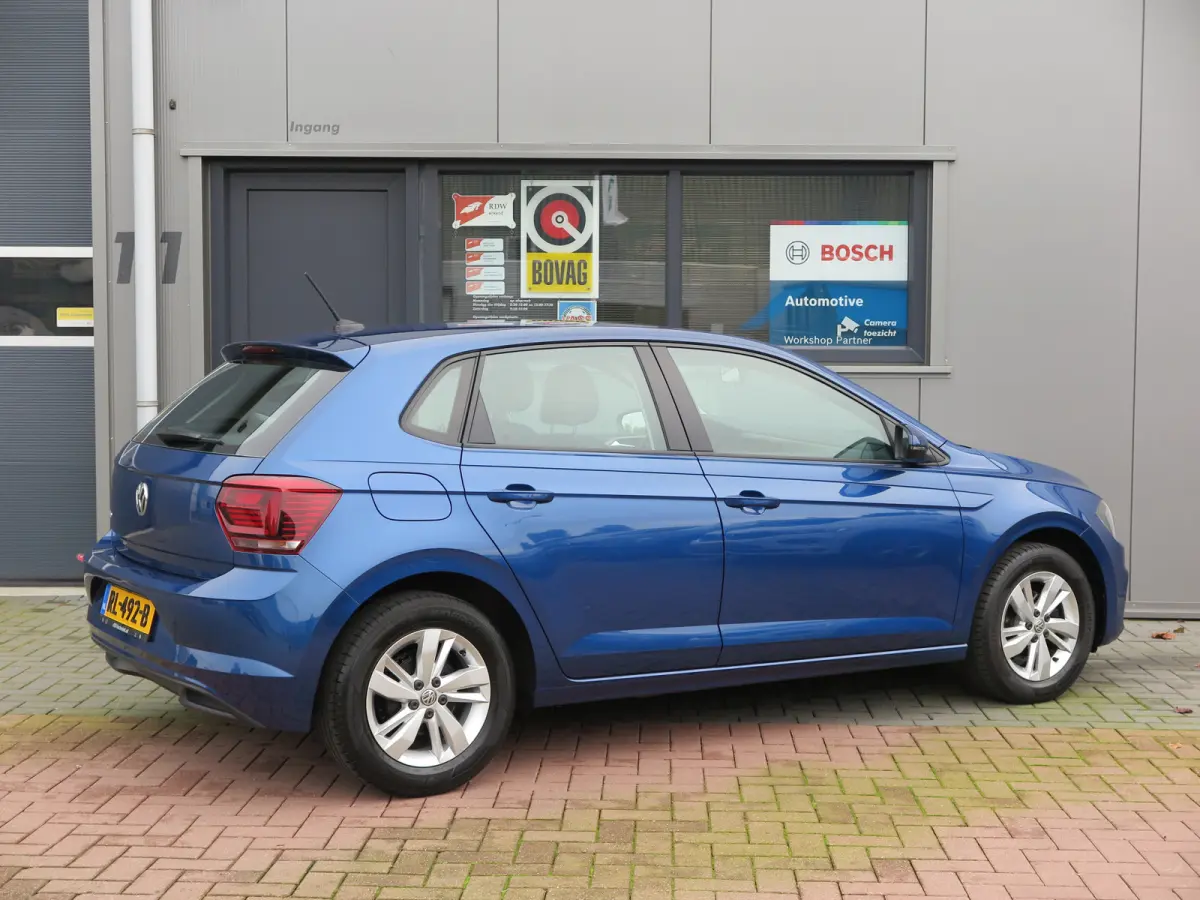 1.0 TSI 95pk Comfortline Cruise control , LMV 15", Carplay , Navi , Stuurwiel multifunctioneel . etc. .
