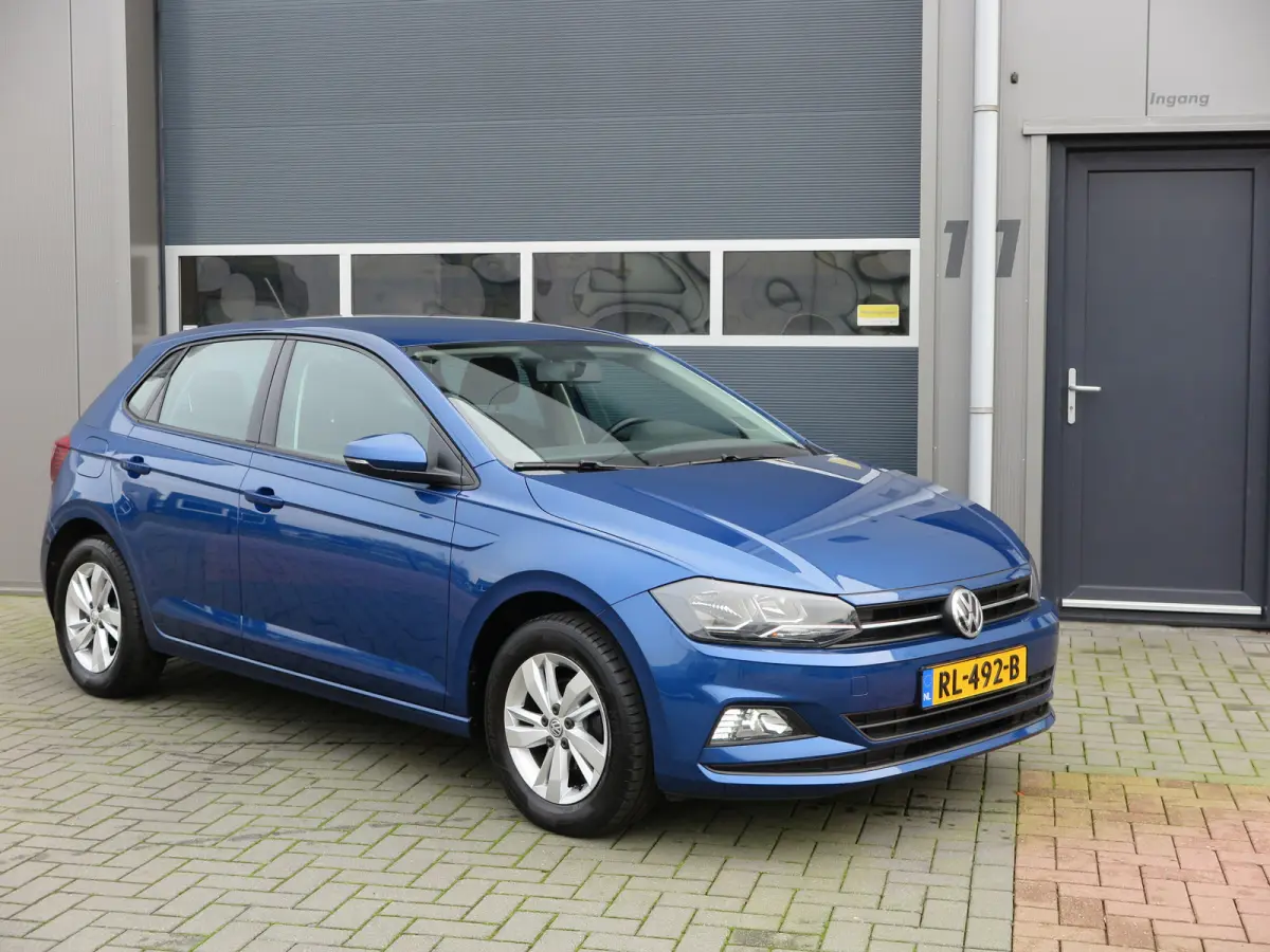 1.0 TSI 95pk Comfortline Cruise control , LMV 15", Carplay , Navi , Stuurwiel multifunctioneel . etc. .