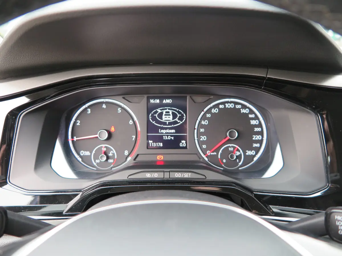 1.0 TSI 95pk Comfortline Cruise control , LMV 15", Carplay , Navi , Stuurwiel multifunctioneel . etc. .