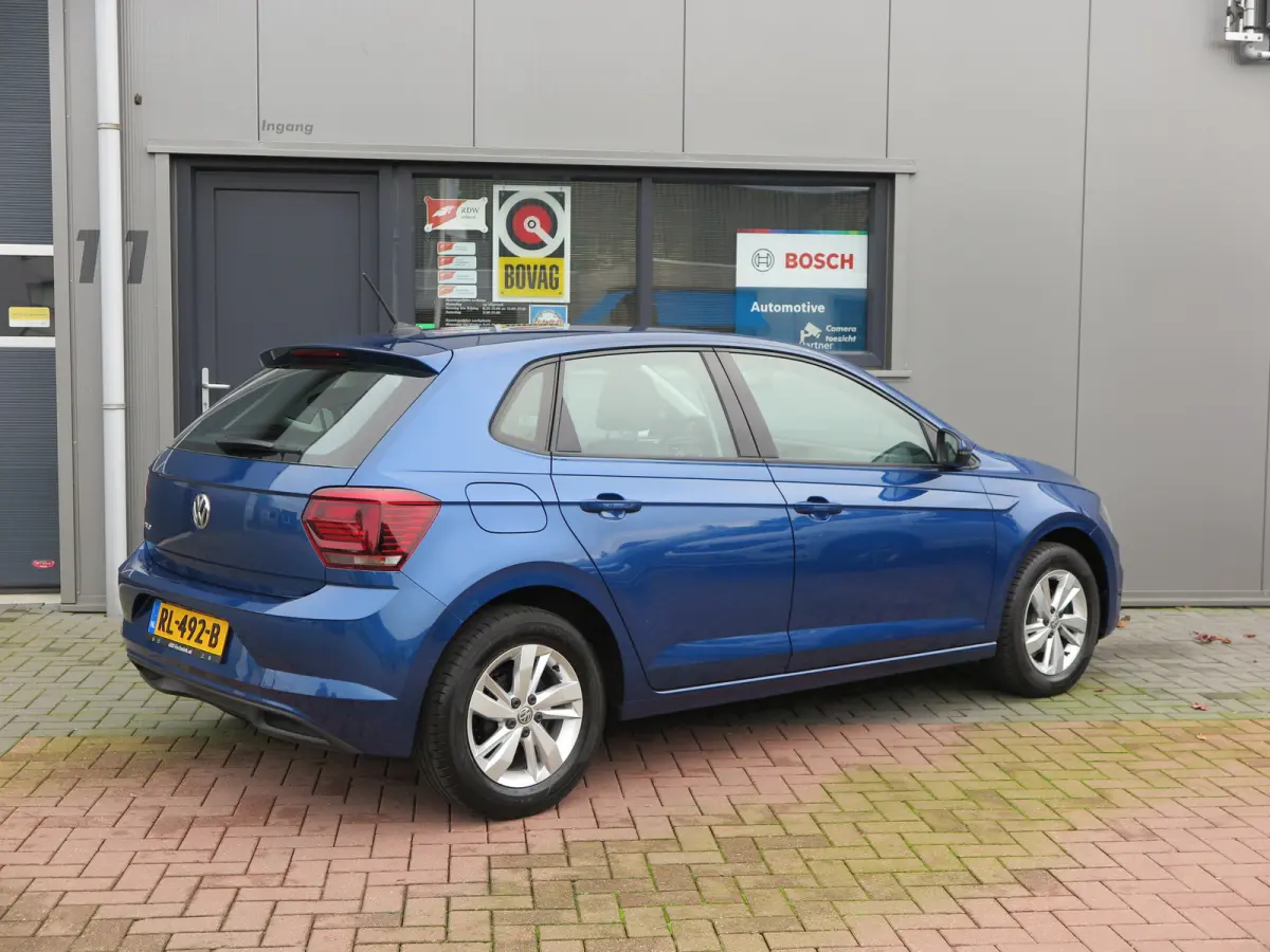 1.0 TSI 95pk Comfortline Cruise control , LMV 15", Carplay , Navi , Stuurwiel multifunctioneel . etc. .