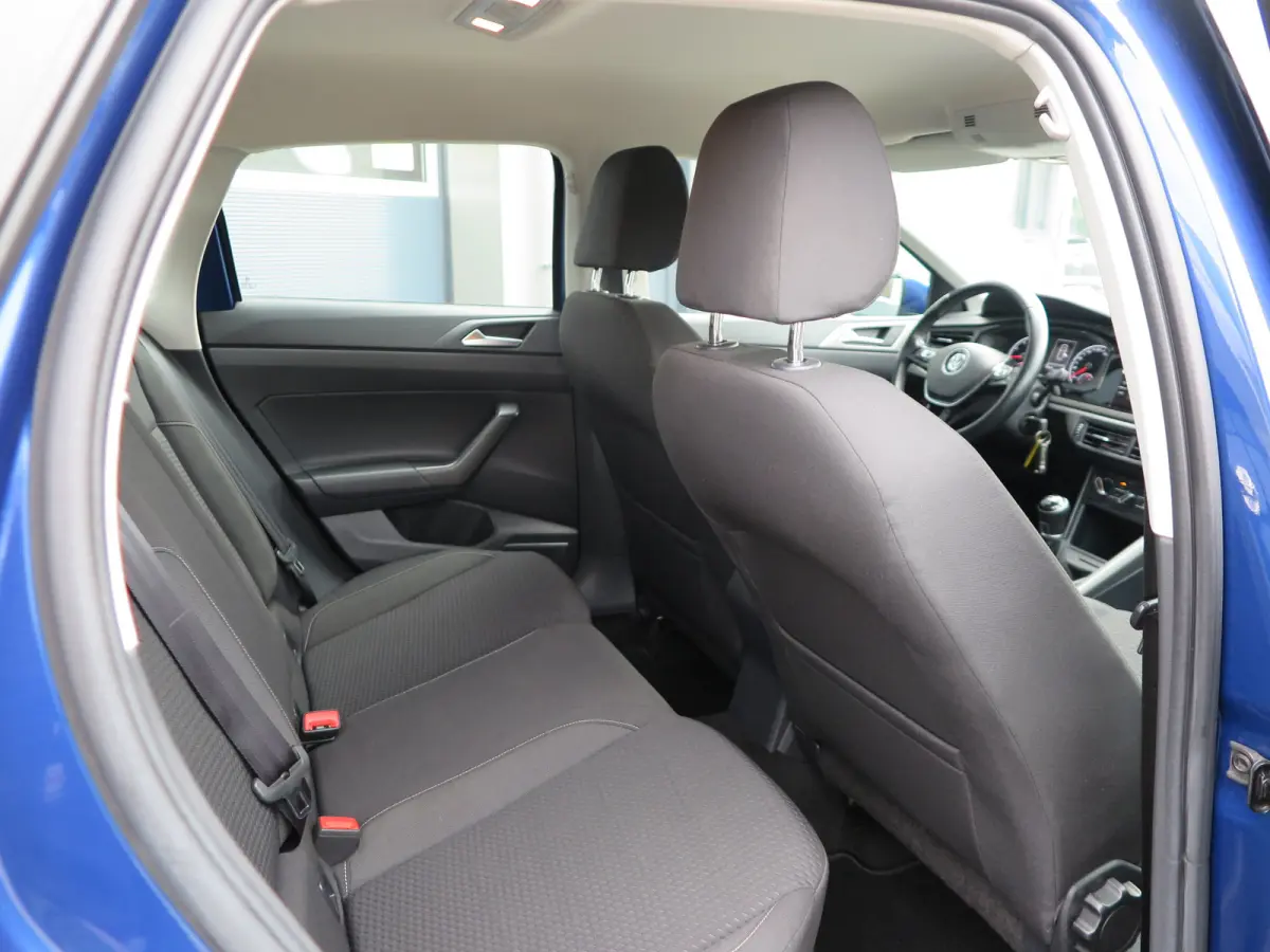 1.0 TSI 95pk Comfortline Cruise control , LMV 15", Carplay , Navi , Stuurwiel multifunctioneel . etc. .