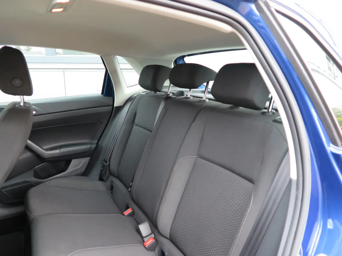 1.0 TSI 95pk Comfortline Cruise control , LMV 15", Carplay , Navi , Stuurwiel multifunctioneel . etc. .