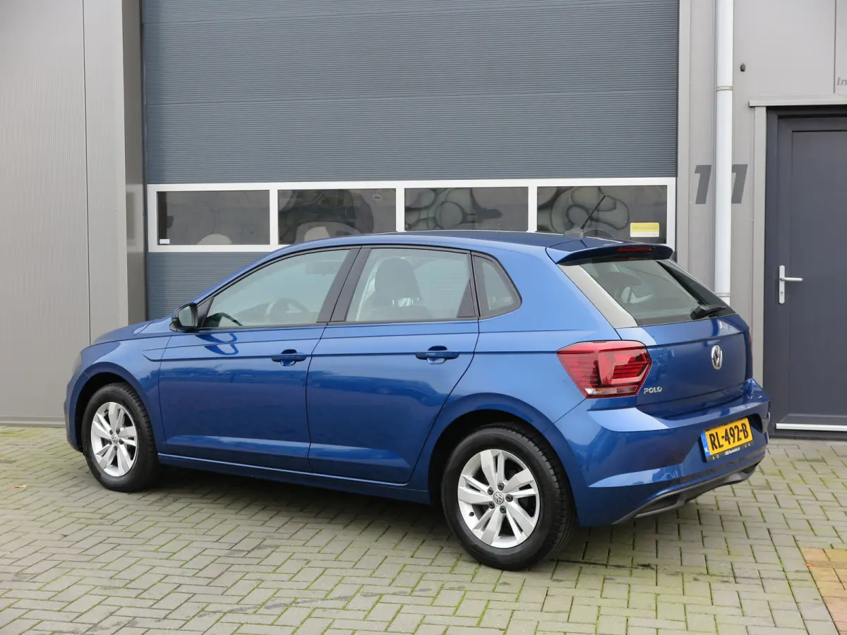 1.0 TSI 95pk Comfortline Cruise control , LMV 15", Carplay , Navi , Stuurwiel multifunctioneel . etc. .