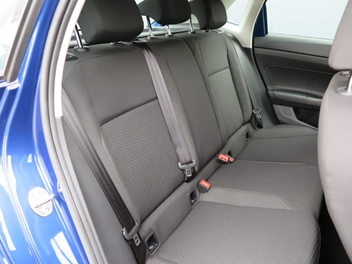 1.0 TSI 95pk Comfortline Cruise control , LMV 15", Carplay , Navi , Stuurwiel multifunctioneel . etc. .