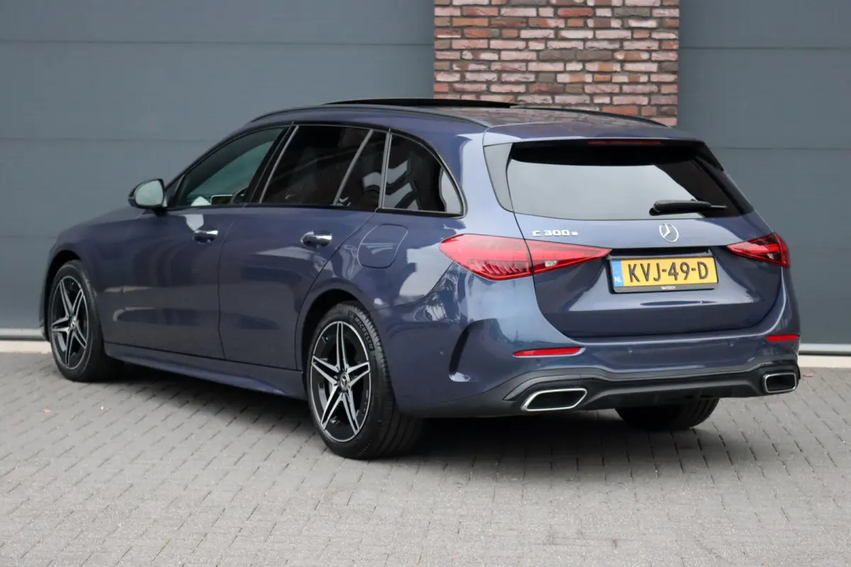 300 e AMG Line Premium | Panoramadak | Memory | Distronic | Surround Camera | Trekhaak | Digital Light | Nightpakket | Augmented Reality |