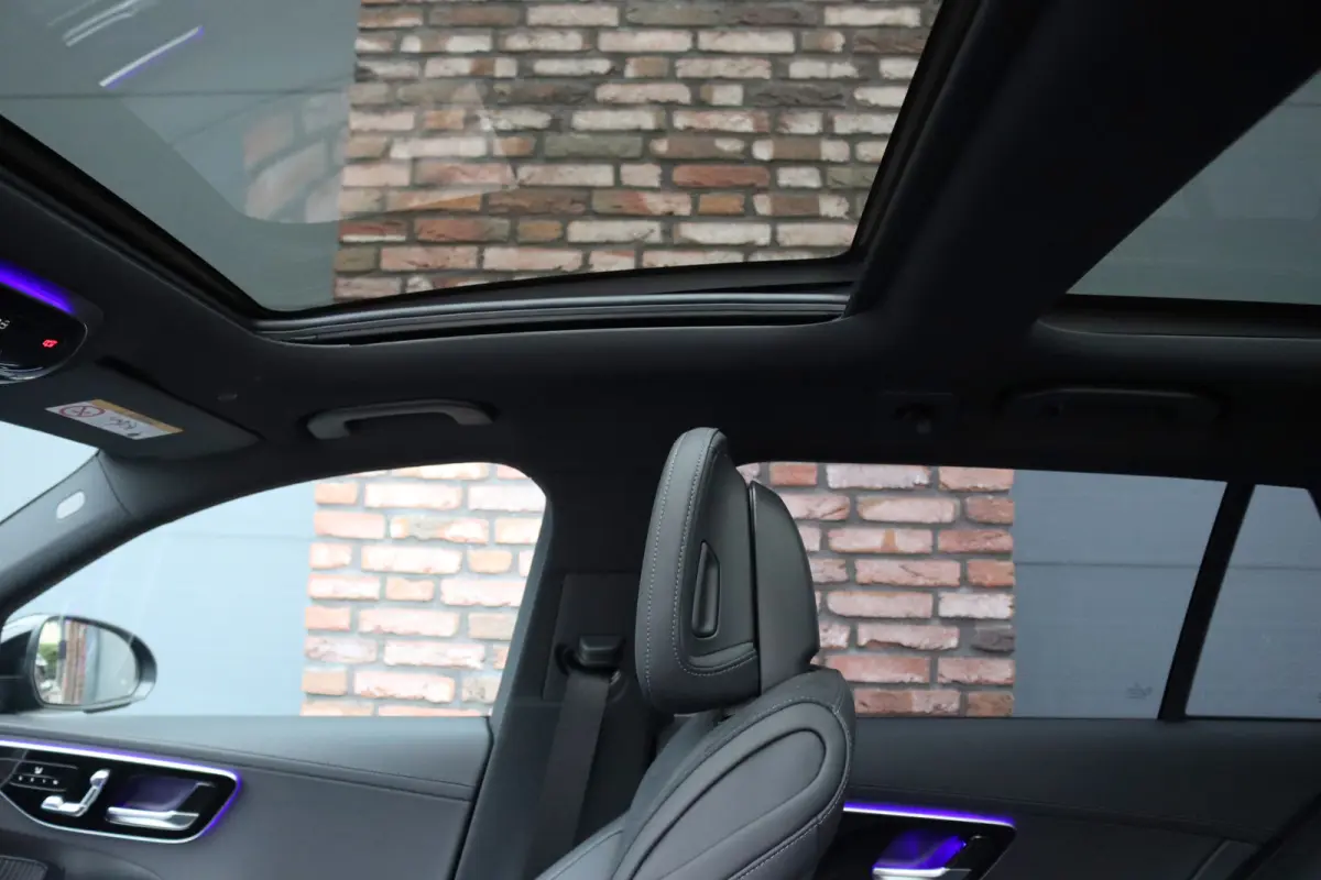 300 e AMG Line Premium | Panoramadak | Memory | Distronic | Surround Camera | Trekhaak | Digital Light | Nightpakket | Augmented Reality |