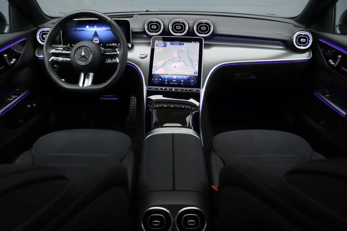 300 e AMG Line Premium | Panoramadak | Memory | Distronic | Surround Camera | Trekhaak | Digital Light | Nightpakket | Augmented Reality |
