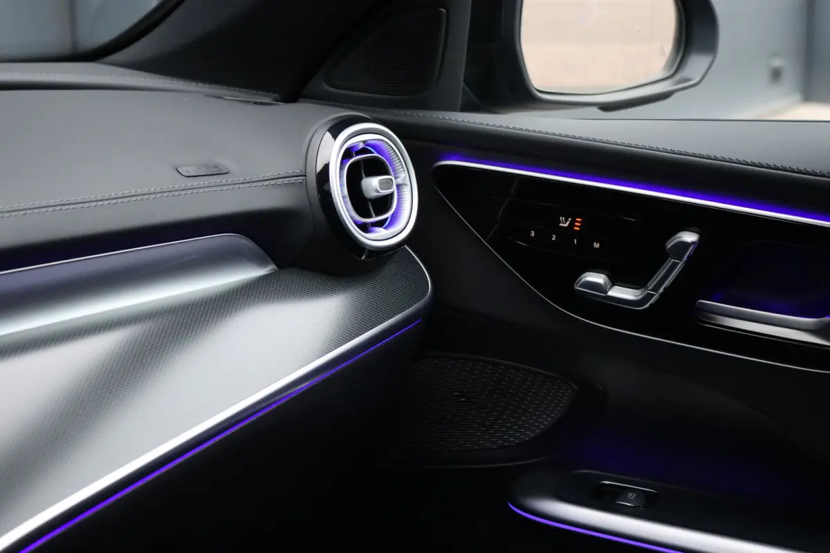 300 e AMG Line Premium | Panoramadak | Memory | Distronic | Surround Camera | Trekhaak | Digital Light | Nightpakket | Augmented Reality |