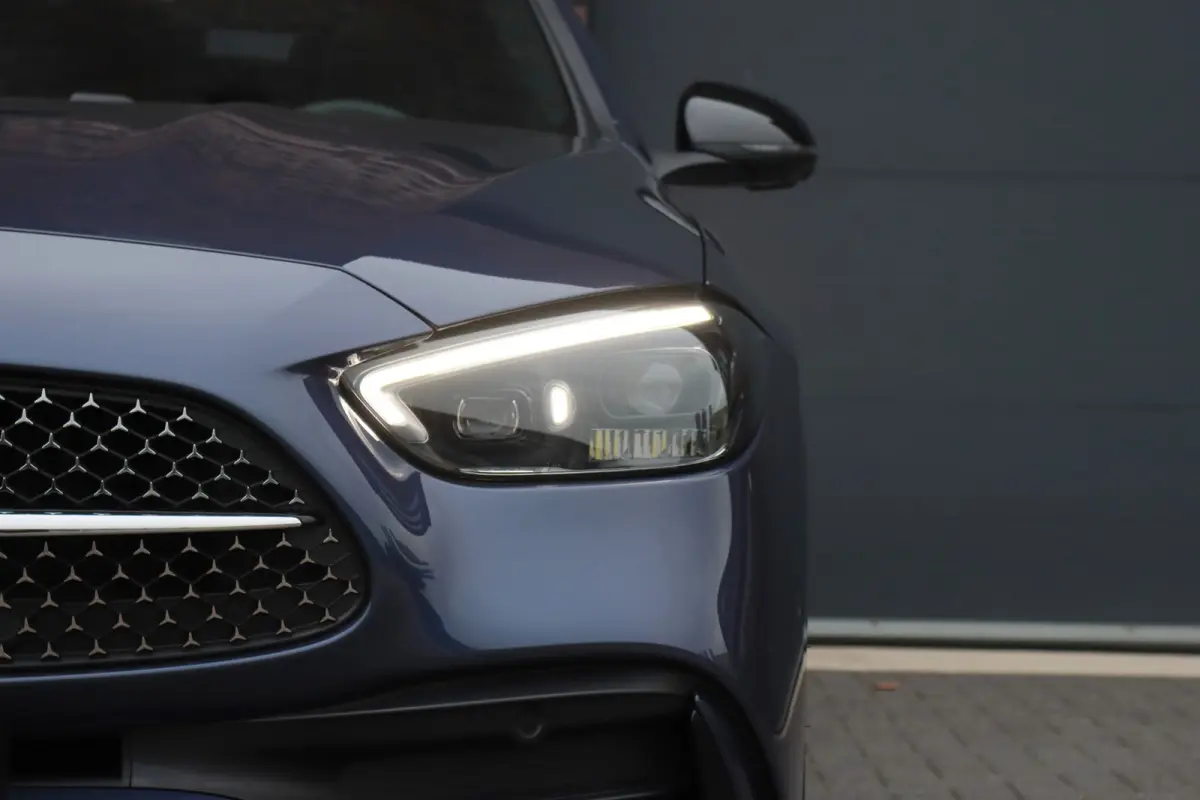 300 e AMG Line Premium | Panoramadak | Memory | Distronic | Surround Camera | Trekhaak | Digital Light | Nightpakket | Augmented Reality |