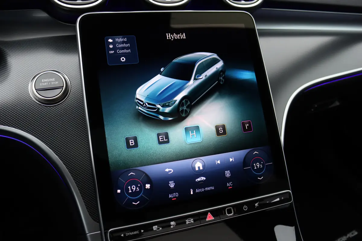 300 e AMG Line Premium | Panoramadak | Memory | Distronic | Surround Camera | Trekhaak | Digital Light | Nightpakket | Augmented Reality |