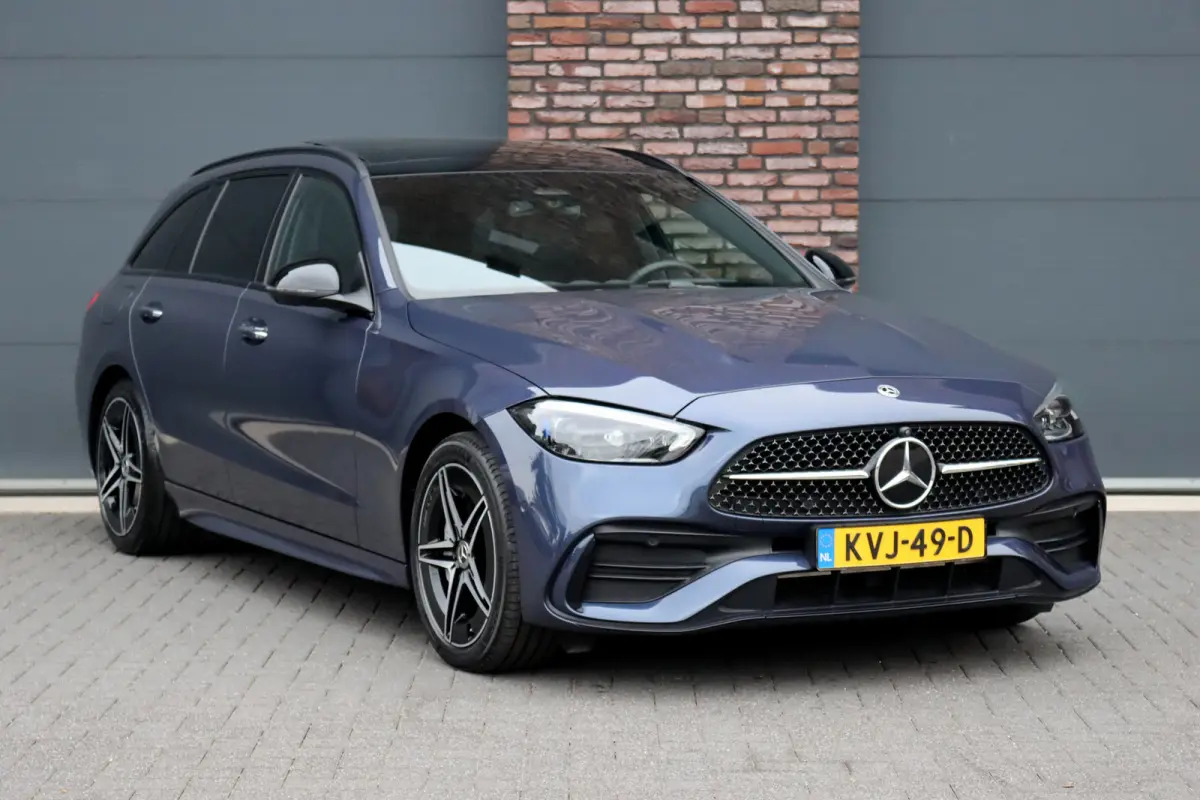 300 e AMG Line Premium | Panoramadak | Memory | Distronic | Surround Camera | Trekhaak | Digital Light | Nightpakket | Augmented Reality |
